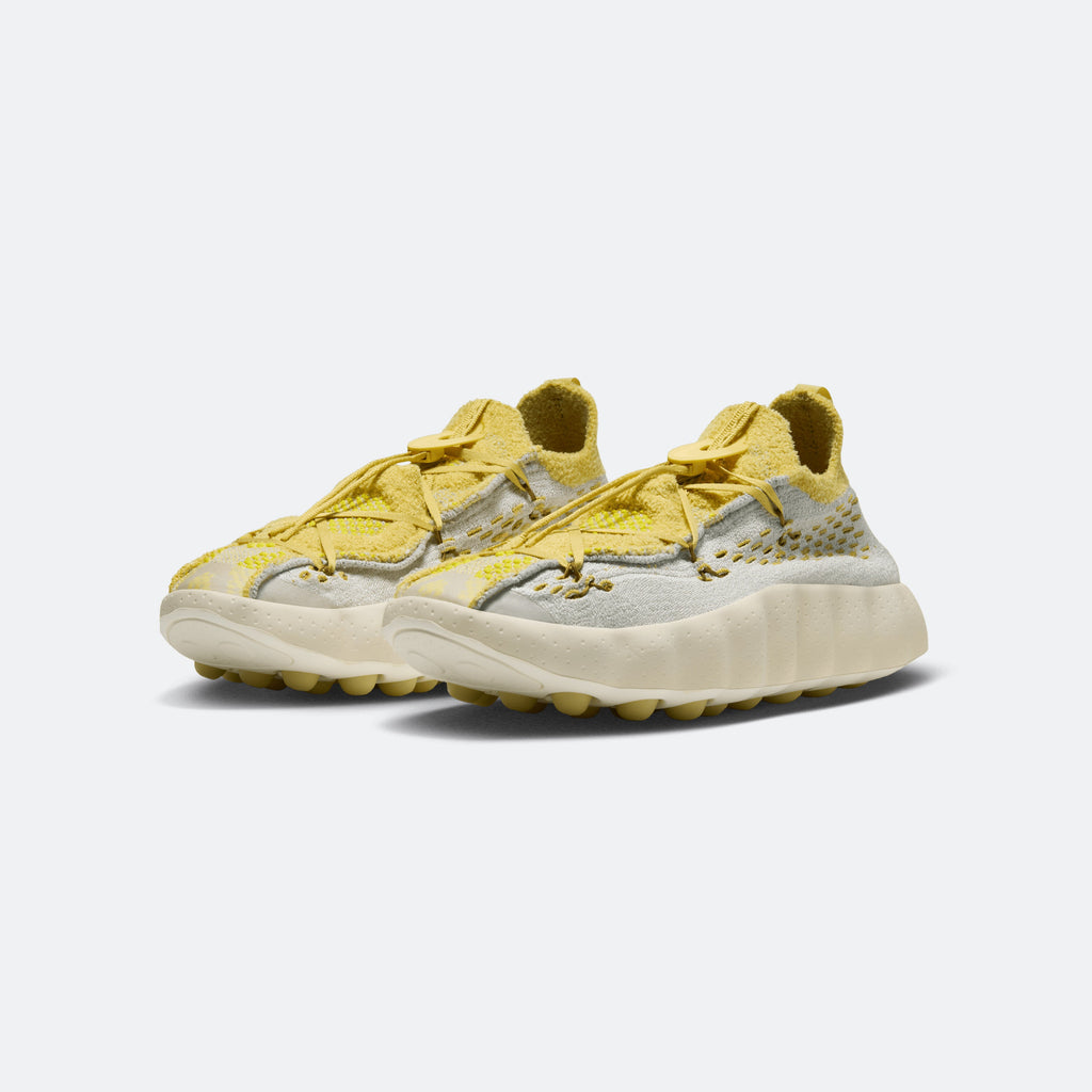Nike Mind 002 FlyKnit "Light Bone & Saturn Gold"