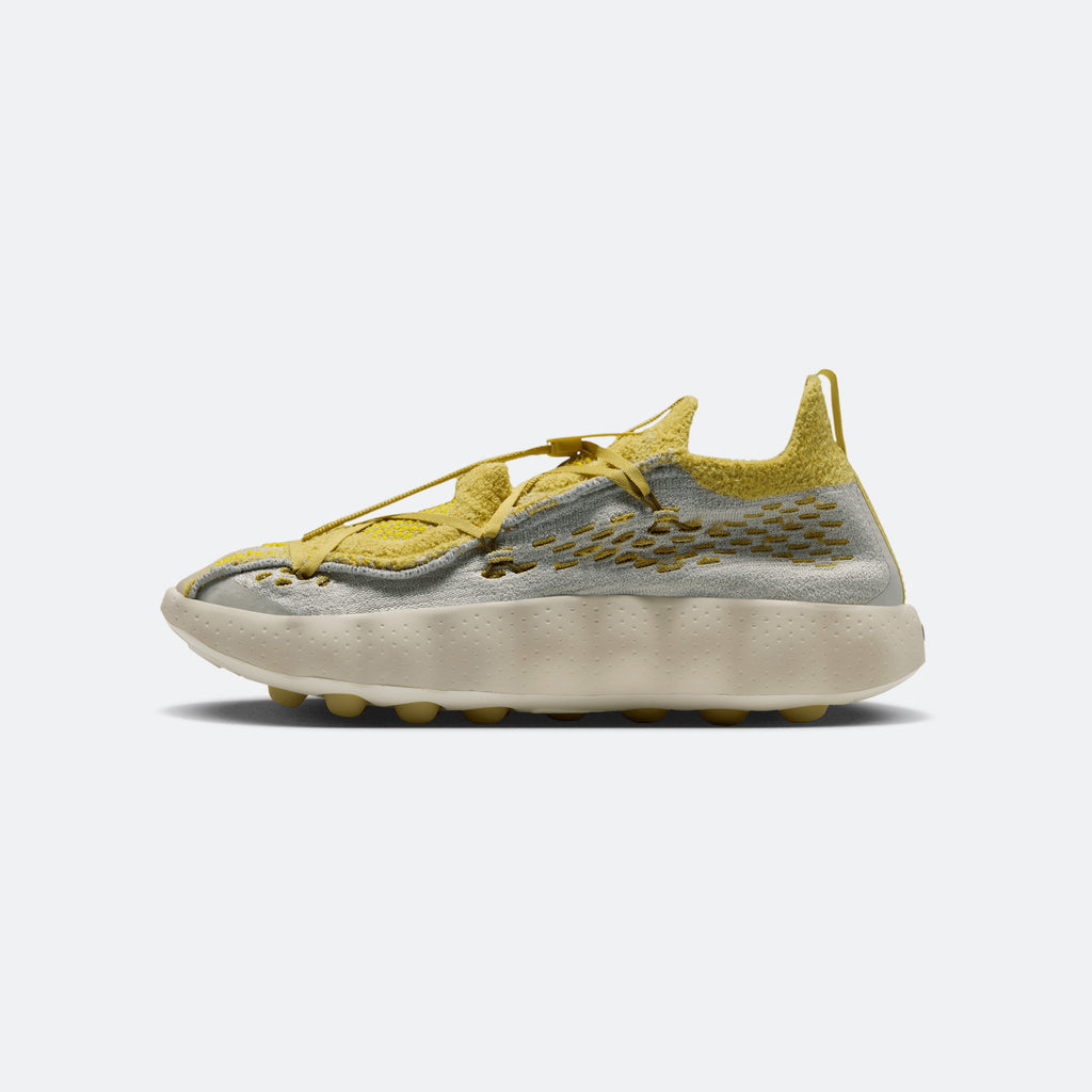 Nike Mind 002 FlyKnit "Light Bone & Saturn Gold"