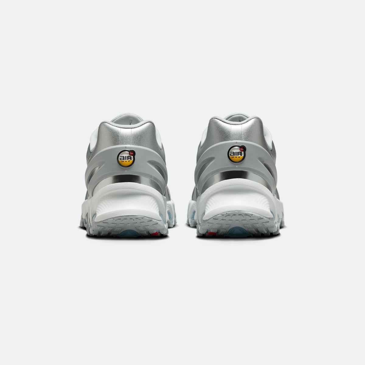 W Nike DN8 "Metallic Silver"