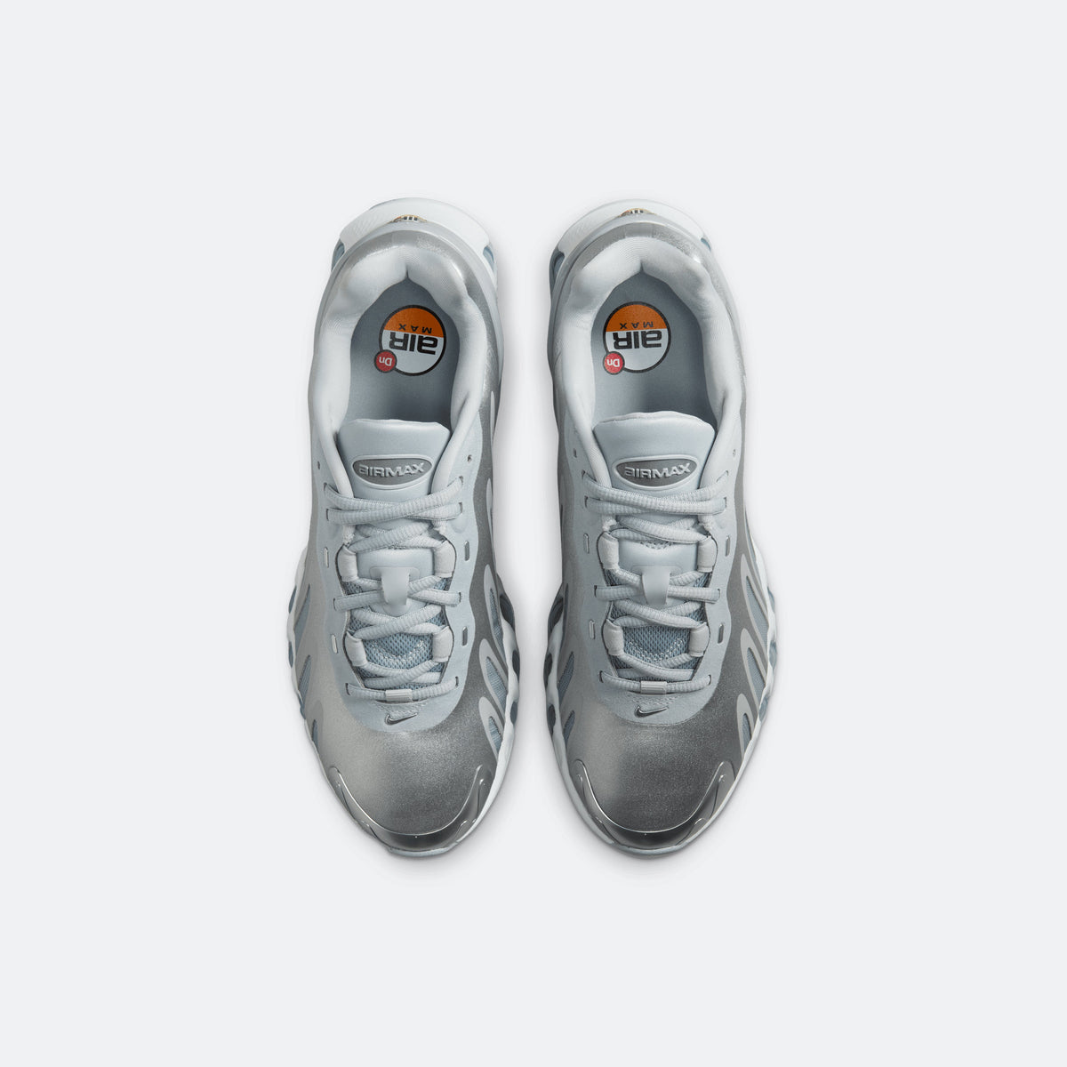 W Nike DN8 "Metallic Silver"