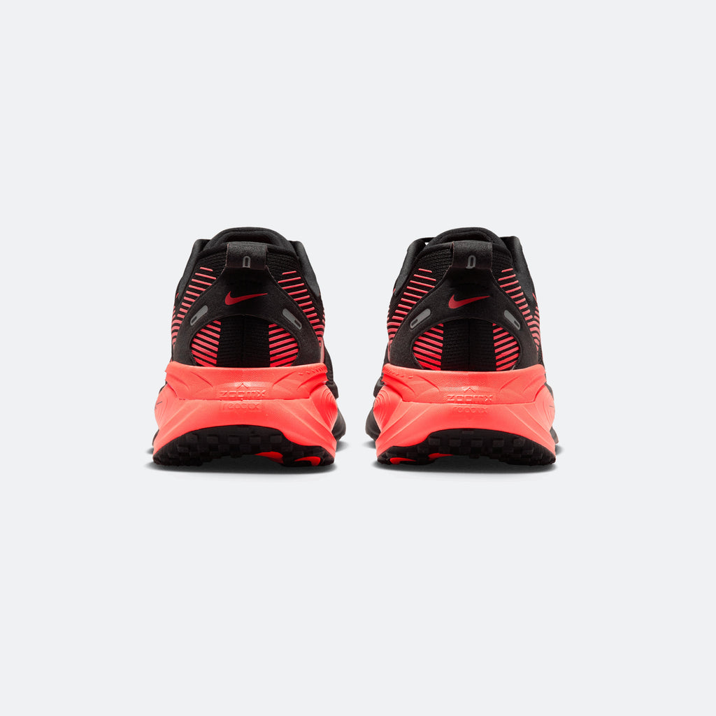 Nike Vomero 18 "Bred"