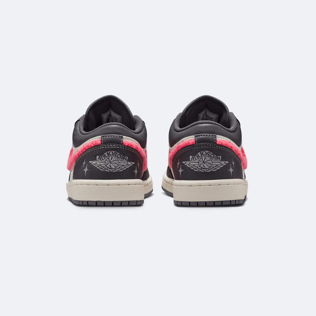 W Jordan 1 Low "Hot Punch"