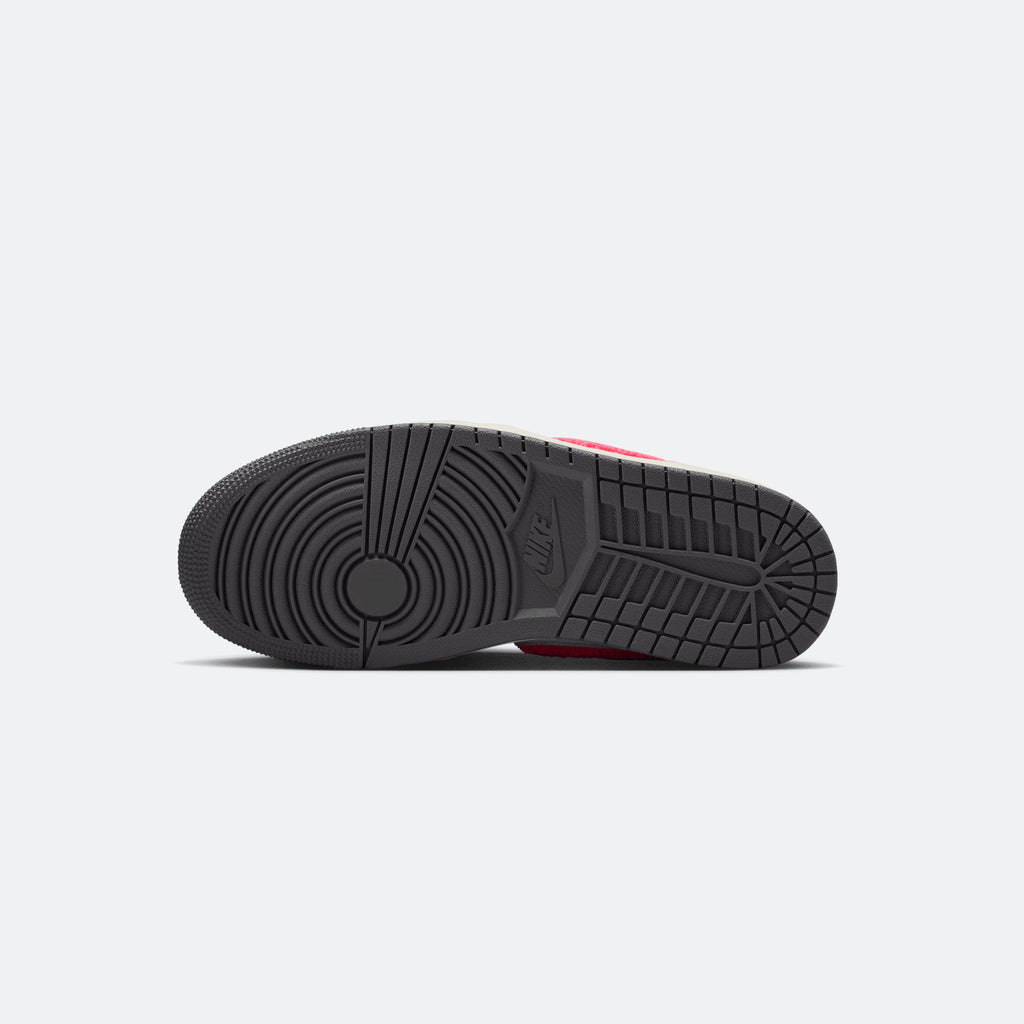 W Jordan 1 Low "Hot Punch"