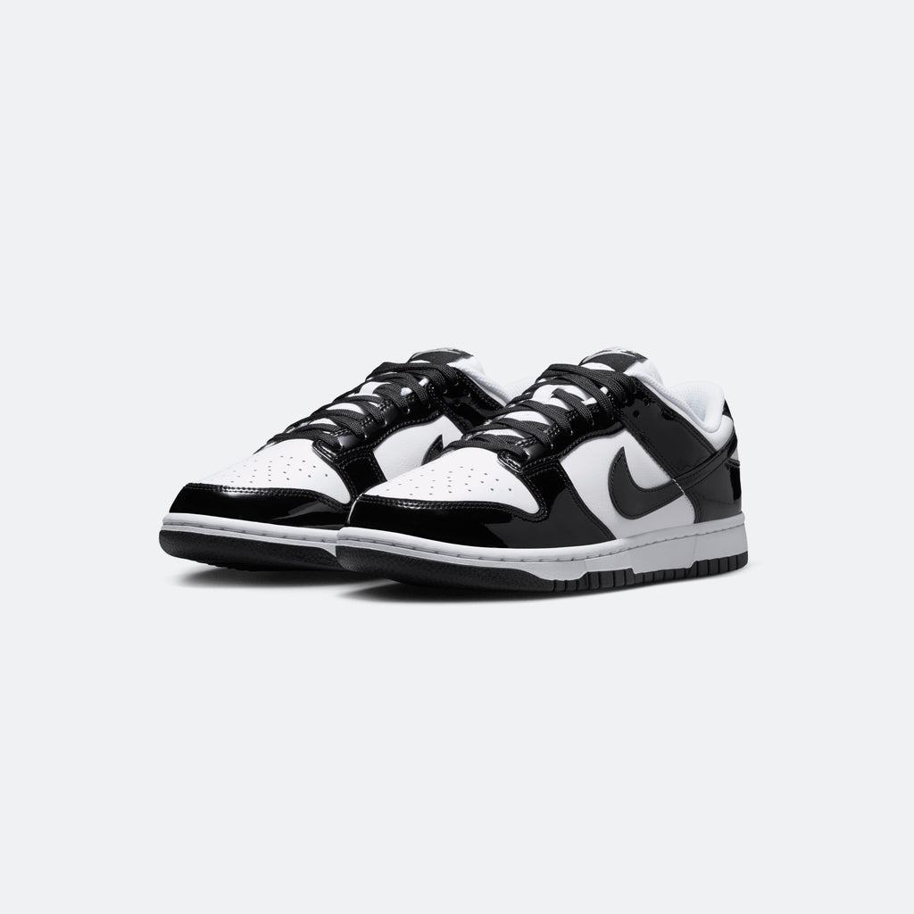 W Nike Dunk Patent "Panda"